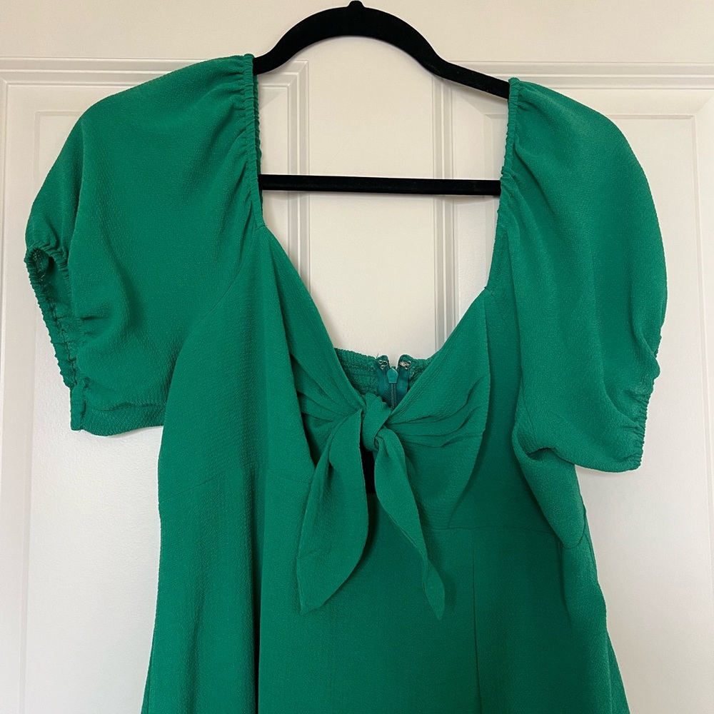 NWT! BCBG Spring Dress - Picture 2 of 8